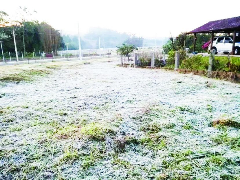 A uma semana para o início do inverno, cidade registrou temperatura de 0,9ºC e muito gelo