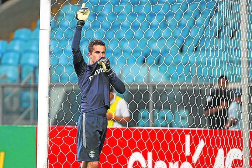 Marcelo Grohe completa 10 anos de profissional e fala com exclusividade sobre a atual fase do Grêmio, mudança de técnico, Seleção Brasileira e o nascimento de seu primeiro filho