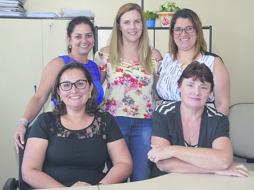 Lisara Reinhardt, Greice Hoerlle, Solange Almeida, Karini Ciocacari e Delma Aguiar estão a frente do IPASEM
