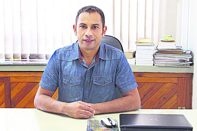 Quem é o secretário João Flávio Machado da Rosa tem 39 anos, é natural de Tenente Portela. É casado com Andréia da Silva Jesus e é tecnólogo em Gestão Pública desde 2015. Em Campo Bom desde 1988, trabalhou na indústria de calçado, até ser convidado para ser assessor parlamentar do vereador Victor de Souza do PCdoB, partido no qual possui filiação. Exerceu a função por 12 anos. Fez parte do Comitê Sinos.