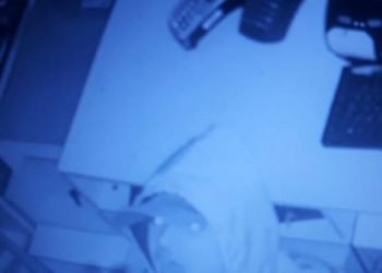 Câmeras de segurança flagram arrombamento em loja de conveniência 7 Câmeras de segurança flagram arrombamento em loja de conveniência