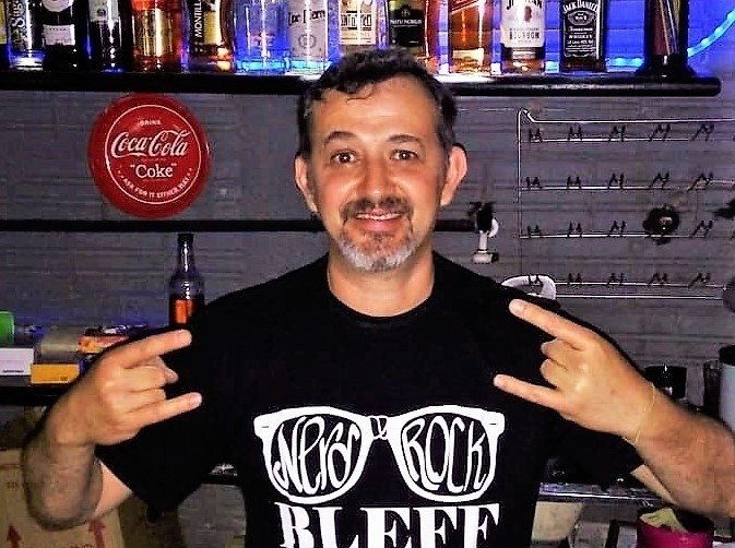 Enteado mata padrasto ao defender a mãe