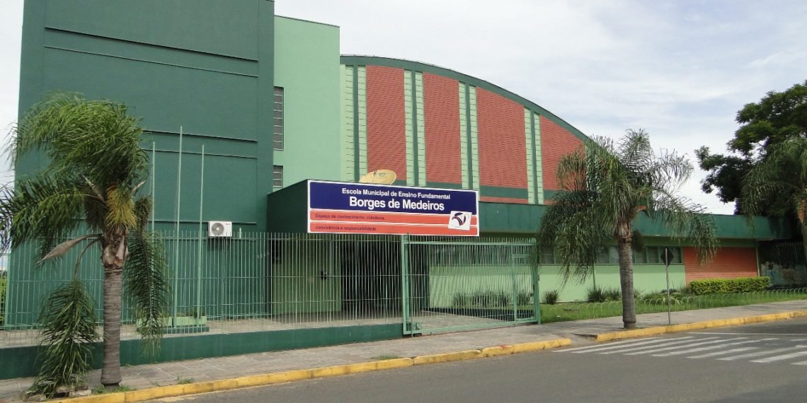 Distribuição de senhas para o Supletivo do Ensino Médio ocorre nesta quinta 1 Retirada de senhas para inscrição de exame supletivo de ensino médio acontece segunda-feira