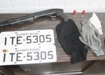 Jovem é preso com carro adulterado e arma de uso restrito 7 Jovem é preso com carro adulterado e arma de uso restrito