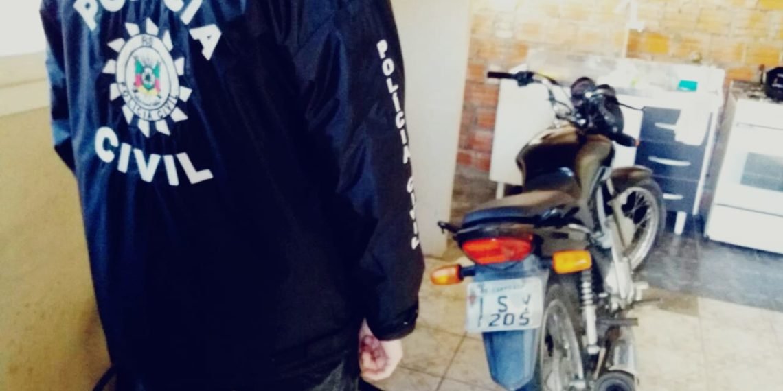 Policia Civil recupera motocicleta furtada no bairro Operária 1 Policia Civil recupera motocicleta furtada no bairro Operária