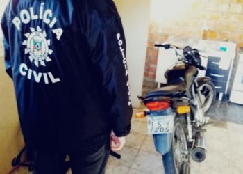 Policia Civil recupera motocicleta furtada no bairro Operária 5 Policia Civil recupera motocicleta furtada no bairro Operária