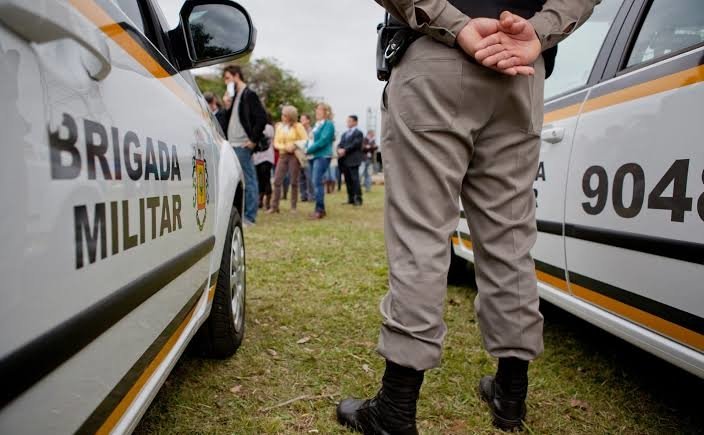 Mulher é detida por receptação 1 Após perseguição com a BM, homem é preso por receptação de veículo