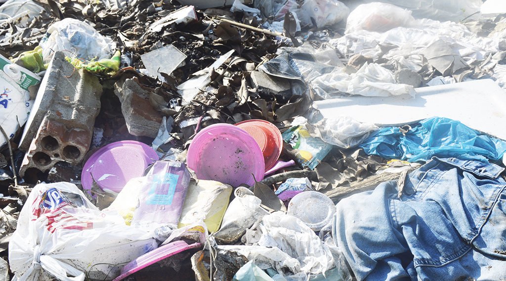 Descarte irregular de lixo e entulhos coloca saúde e segurança em risco 1 Descarte irregular de lixo e entulhos coloca saúde e segurança em risco