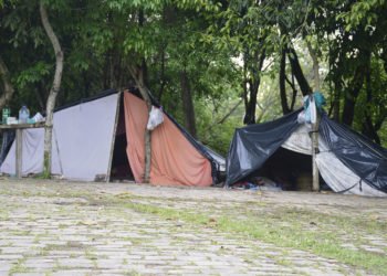 Após polêmica, Prefeitura de Muliterno busca índios que estavam acampados no CEI 5 Após polêmica, Prefeitura de Muliterno busca índios que estavam acampados no CEI