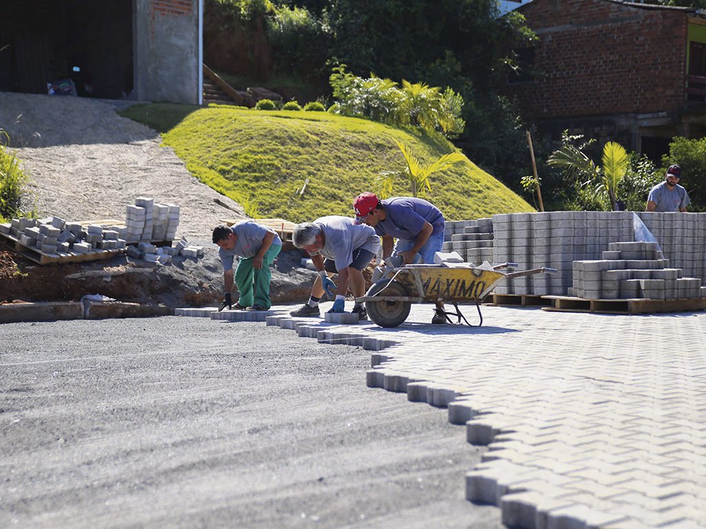 Inicia obra de pavimentação no Loteamento Renascer 1 renascer