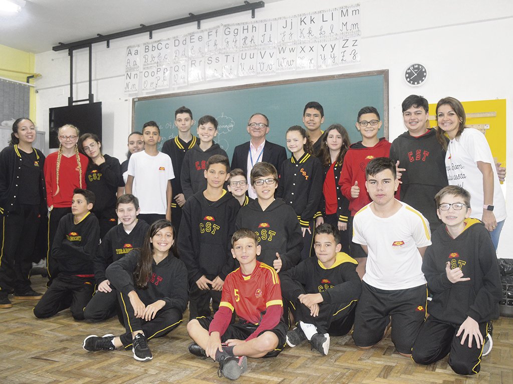 Em bate-papo, jornalistas do A Gazeta falam sobre matéria especial 1 tiradentes suicidio