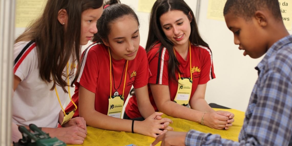 Feira Jovem Empreendedor mostra criatividade dos alunos campo-bonenses 1 Feira Jovem Empreendedor mostra criatividade dos alunos campo-bonenses