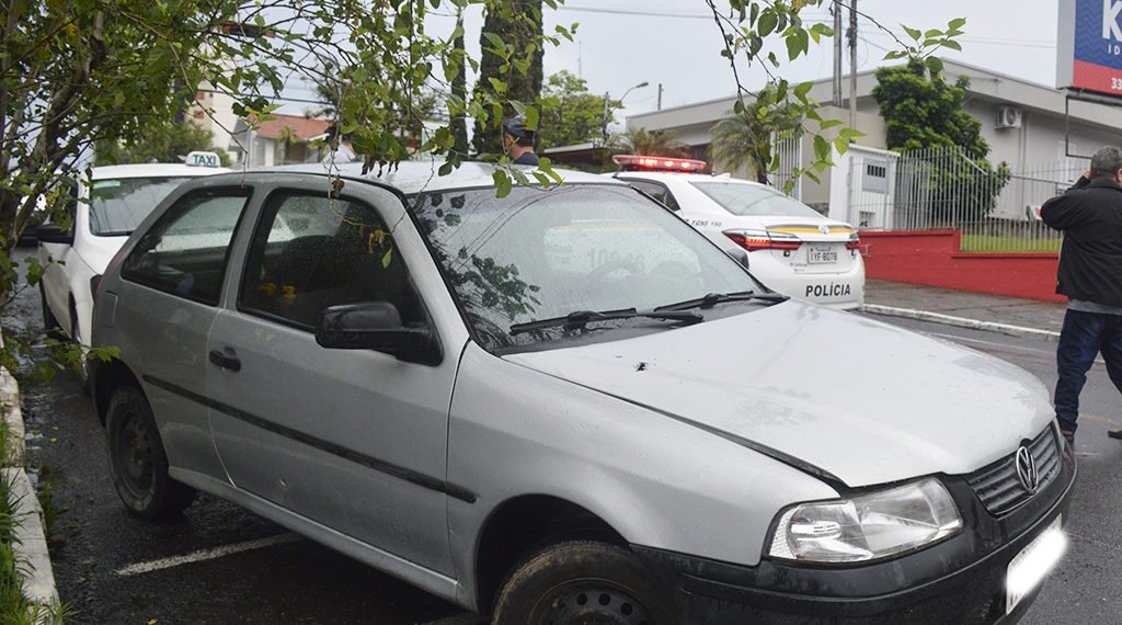 Roubo, perseguição, troca de tiros e prisão 1 Roubo, perseguição, troca de tiros e prisão
