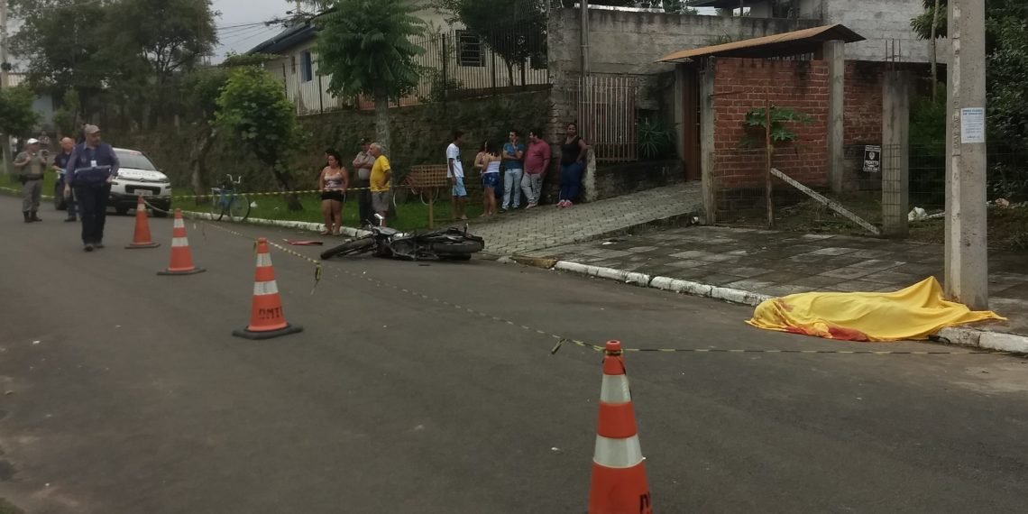 Acidente deixa vítima fatal no bairro 25 de Julho 1 Acidente deixa vítima fatal no bairro 25 de Julho