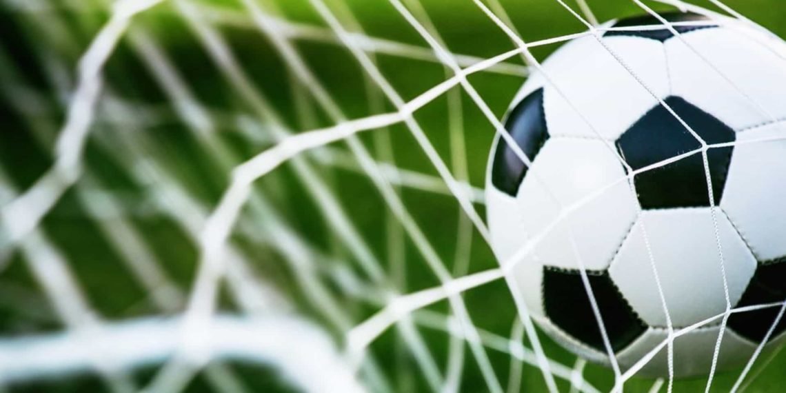 Secretaria de Esporte e Lazer aguarda pela bandeira laranja para reinício de atividades 1 Futebol Solidário arrecada alimentos em prol da APAE