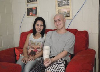 Mãe e filho doentes: O drama da família Lopes