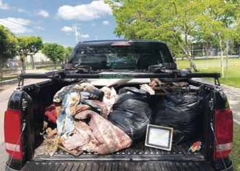 Ação do Rotaract retira cobertores e até cadeira de praia do Arroio Schmidt