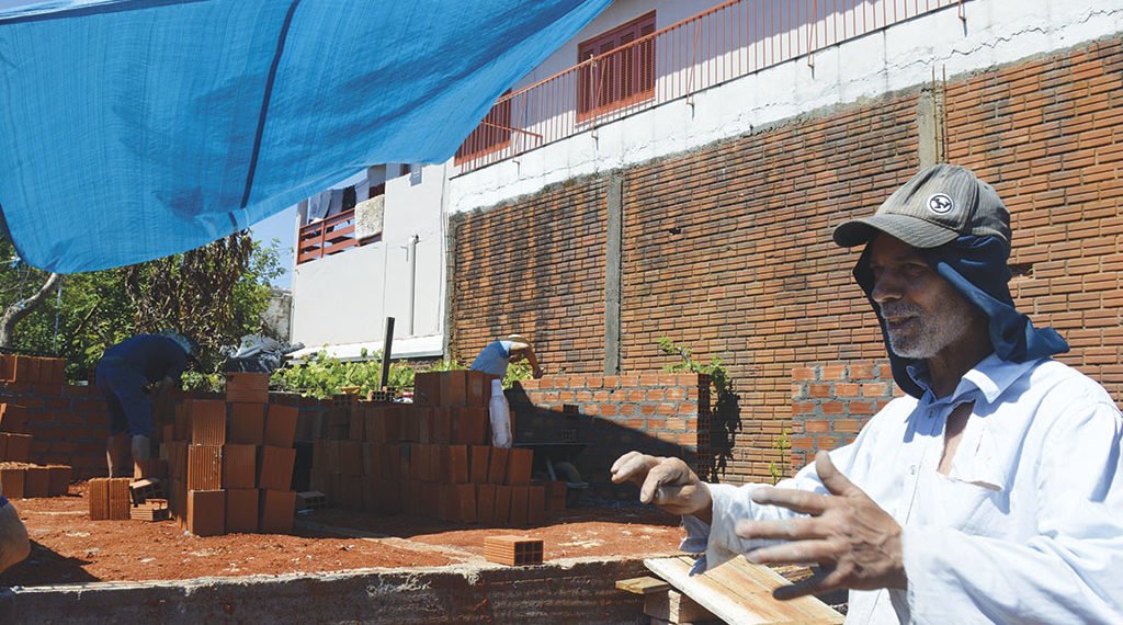 Campanha ajuda idoso que perdeu casa em incêndio na Operária