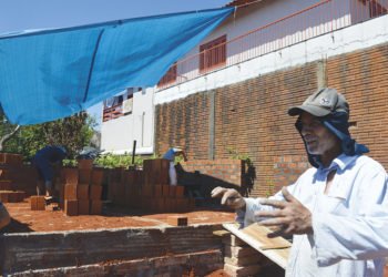 Campanha ajuda idoso que perdeu casa em incêndio na Operária