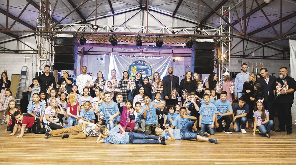 O casal que mudou a realidade de crianças e adolescentes 1 O casal que mudou a realidade de crianças e adolescentes