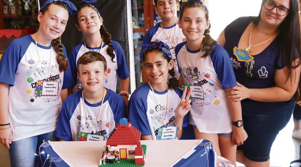 Alunos do SESI criam usina caseira que ajuda a baratear conta de luz