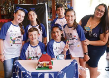 Alunos do SESI criam usina caseira que ajuda a baratear conta de luz