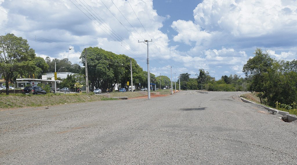 Obras do novo estacionamento público devem ser entregues este mês