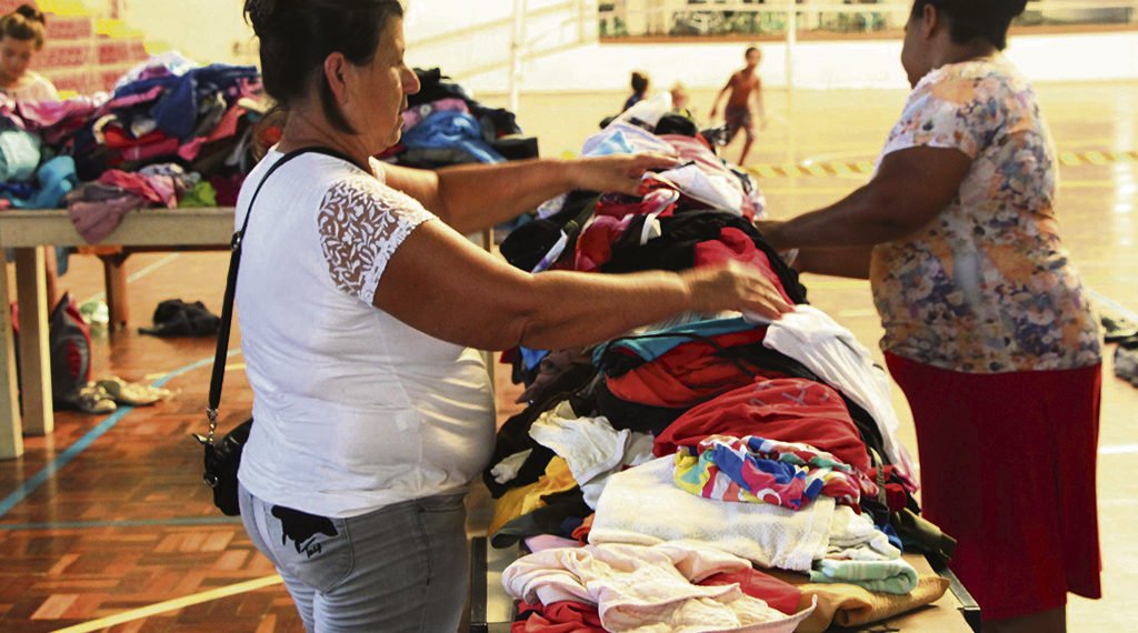 Distribuição de roupas da Campanha do Verão Solidário acontece sábado 1 Distribuição de roupas da Campanha do Verão Solidário acontece sábado