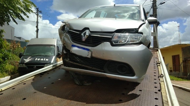 Trio é detido por roubo de veículo
