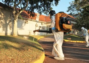 Prefeitura higieniza locais públicos para prevenir coronavírus 1 Prefeitura higieniza locais públicos para prevenir coronavírus