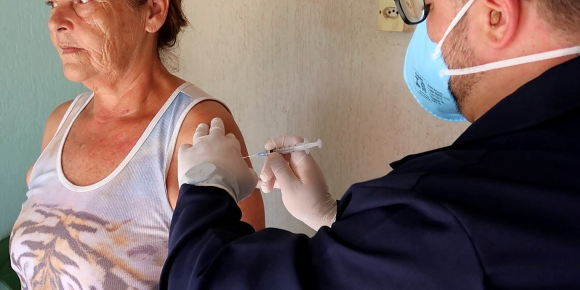 Campo Bom recebe novas doses da vacina contra gripe e retoma vacinação dos idosos 1 Campo Bom recebe novas doses da vacina contra gripe e retoma vacinação dos idosos