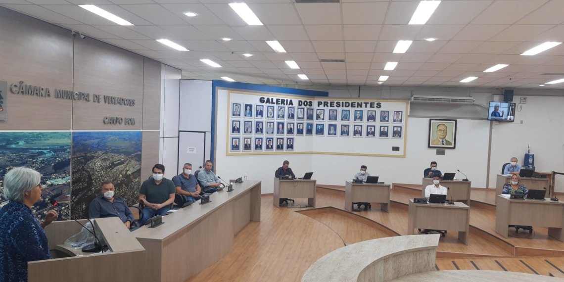 No plenário, Secretária de Saúde detalha plano de enfrentamento ao coronavírus 1 No plenário, Secretária de Saúde detalha plano de enfrentamento ao coronavírus