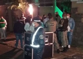 Fiscalização encerra festa com mais de 100 pessoas no bairro Paulista 6 Fiscalização encerra festa com mais de 100 pessoas no bairro Paulista