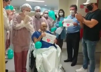 Depois de 45 dias de internação, paciente com Covid-19 tem alta do Hospital Lauro Reus