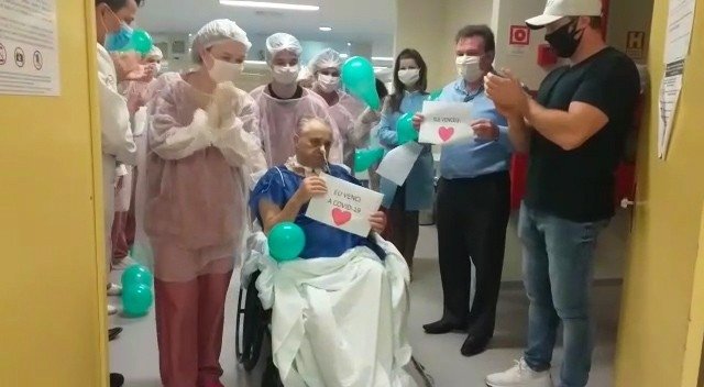 Depois de 45 dias de internação, paciente com Covid-19 tem alta do Hospital Lauro Reus