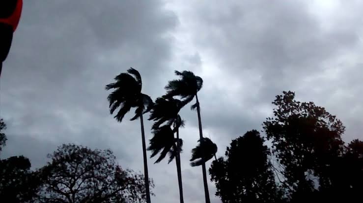 INMET e Defesa Civil alertam para vendaval na noite desta terça