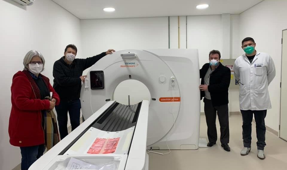 Tomógrafo adquirido pela Prefeitura é instalado no Hospital Lauro Reus 1 Tomógrafo adquirido pela Prefeitura é instalado no Hospital Lauro Reus