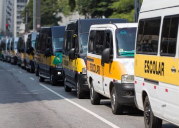 Prefeitura emite decreto que autoriza vans escolares realizarem fretamento