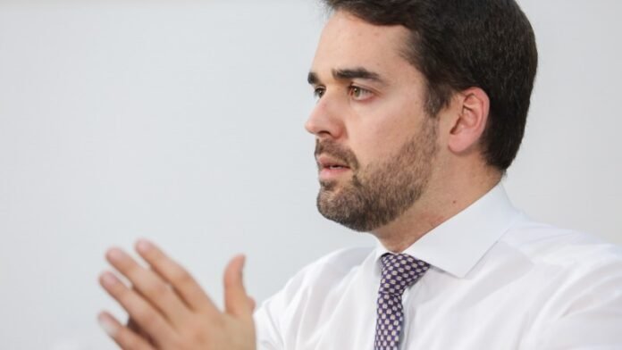 Leite publica decreto que amplia autonomia de prefeitos em meio a pandemia