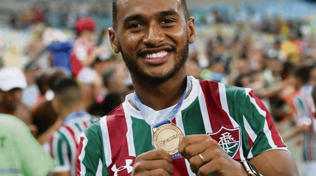 Mateus Norton é anunciado por clube goiano