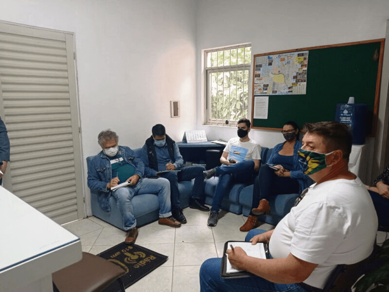 Coligações participam de reunião sobre debate com candidatos promovido pelo AG e Rádio Cinderela 2 debate reunião