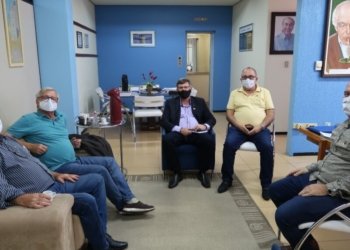 Representantes do Rotary Club Campo Bom visitam prefeito em exercício