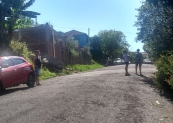 Rompimento de fios deixa 15 famílias sem luz por quase 48 horas