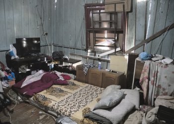 Família pede ajuda para reconstrução de casa condenada