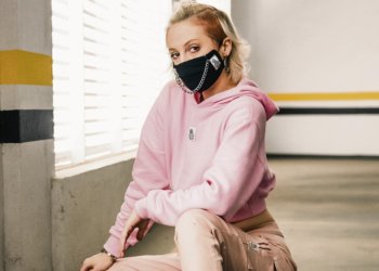 Estilista promove a representatividade e a diversidade em suas roupas