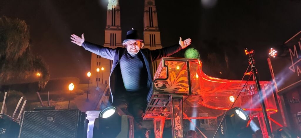 Caravana com pianista e tia Herta são atrações do Natal da Integração