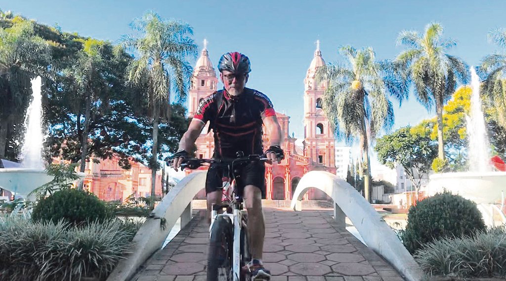 Aposentado de 60 anos percorre mais de 400 km de bicicleta