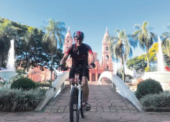 Aposentado de 60 anos percorre mais de 400 km de bicicleta
