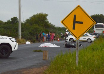 Motociclistas morrem em colisão frontal