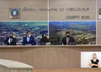 Prefeito, vice-prefeito e vereadores tomam posse 2 Prefeito, vice-prefeito e vereadores tomam posse